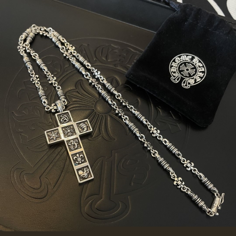 Ch**me He**ts necklaces